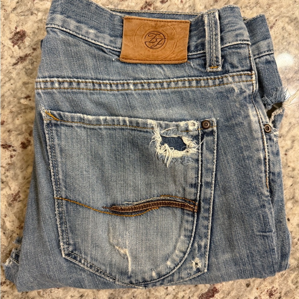 Zara Men’s blue ripped jeans